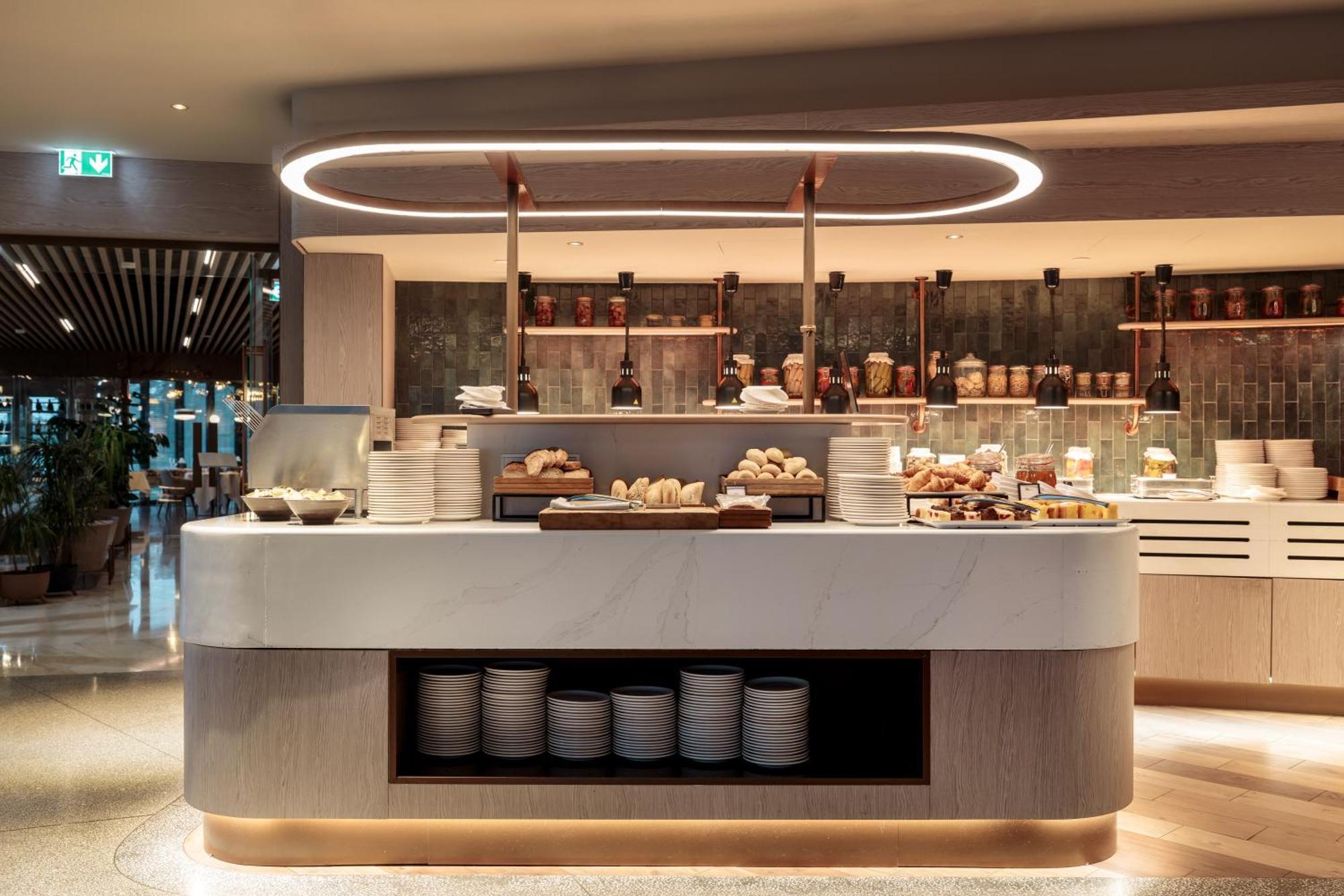 Hilton Swinoujscie Resort And Spa Екстериор снимка The buffet at the lounge